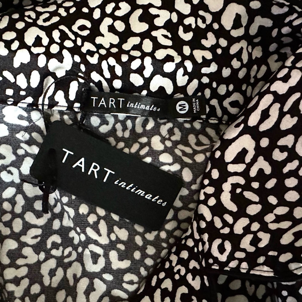 Tart 2 Pc Pajamas Set Long Sleeve & Pants Black & White Satin NEW WITH TAGS - Picture 4 of 10